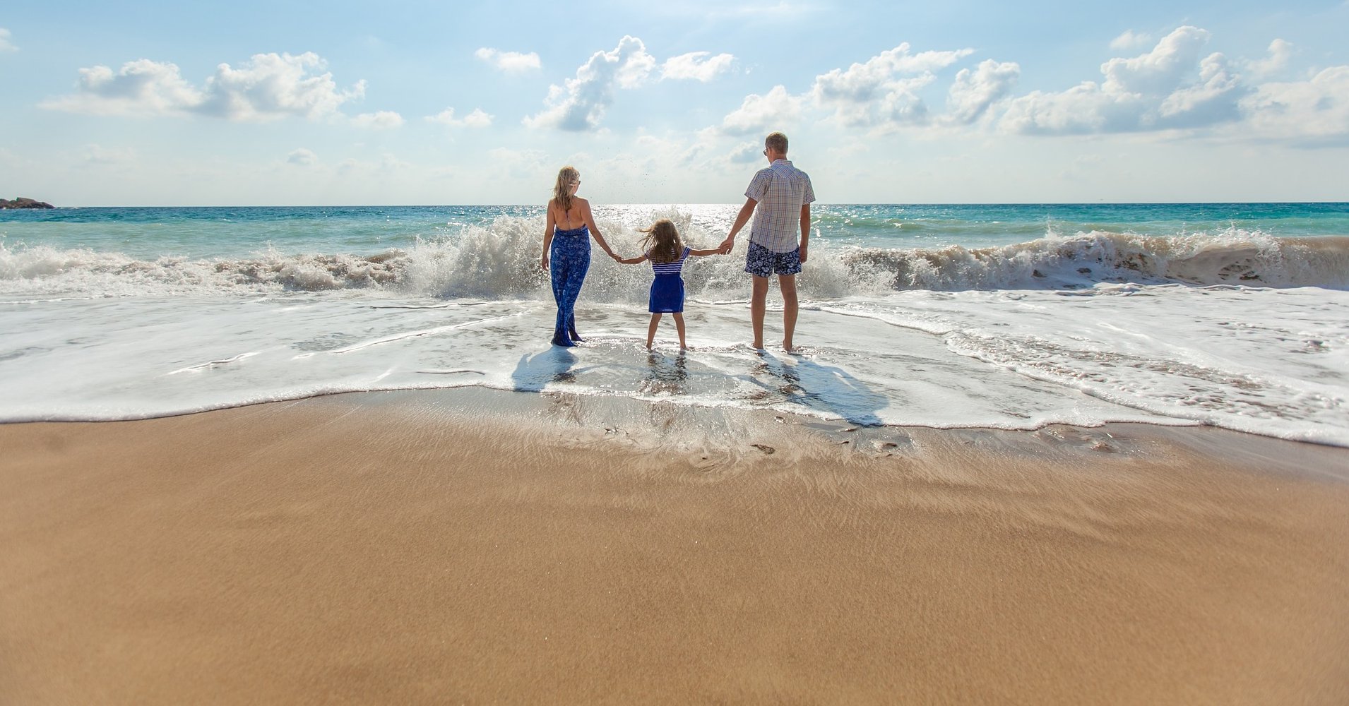 Ralli Ltd: How to Avoid the Big Holiday Rip-off Banner
